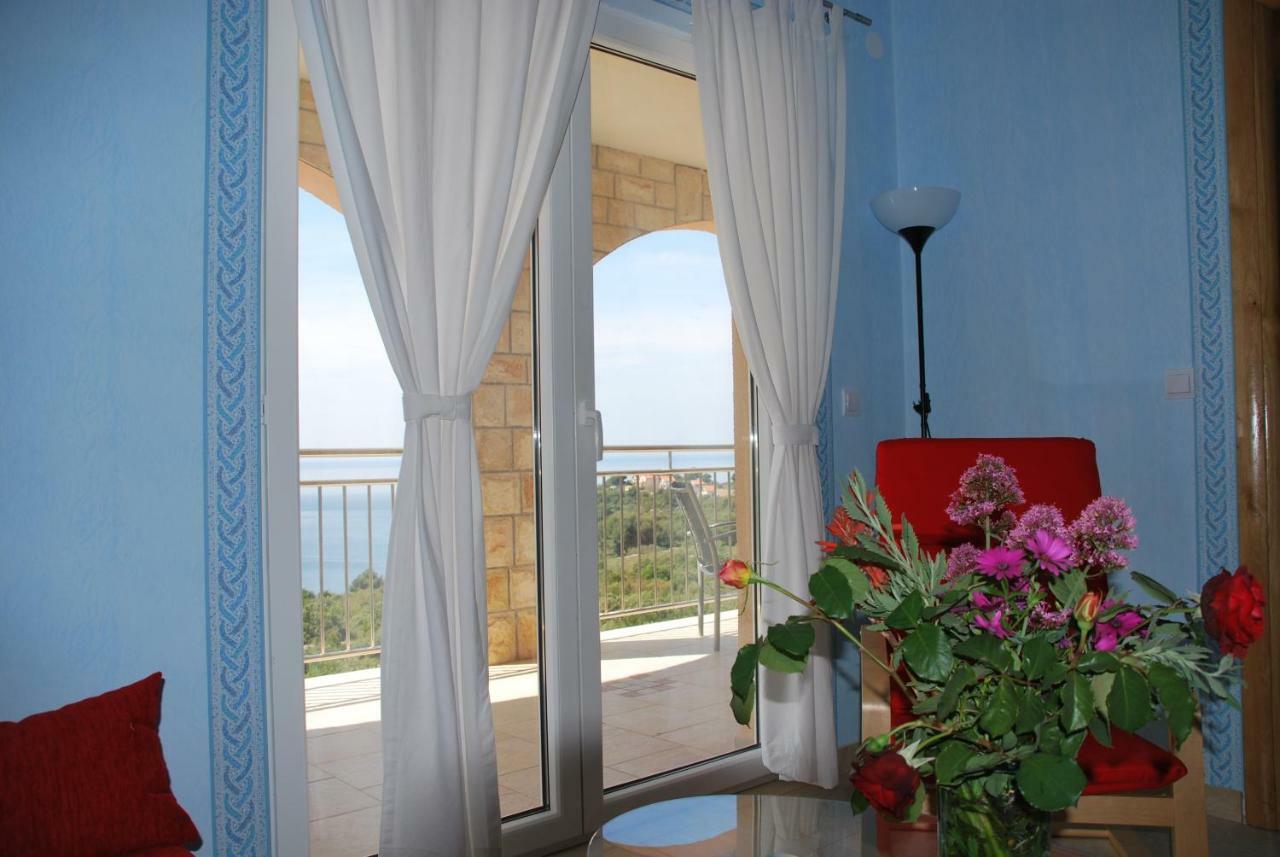 Villa Lunaris Maslinica Exterior foto
